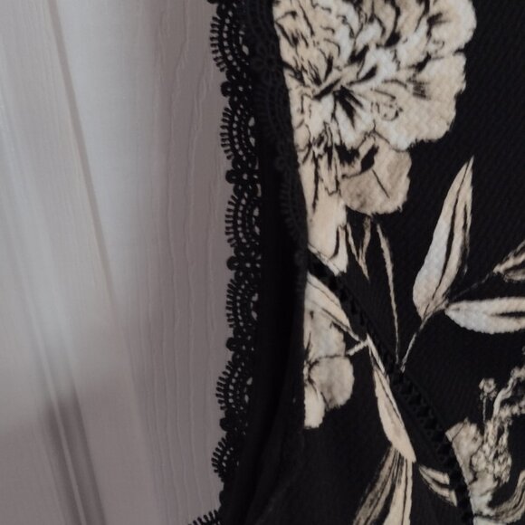 Floral Midi Dress - Picture 3 of 6